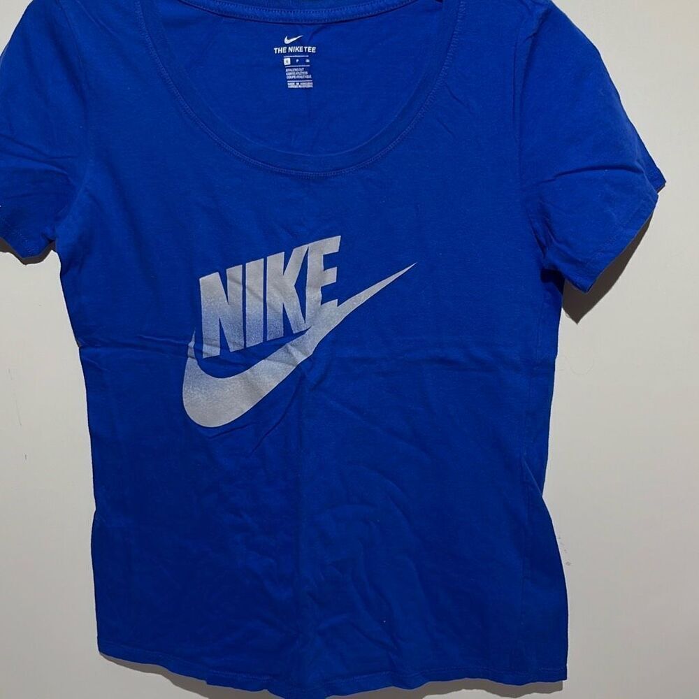 Nike‎ Womens Small Royal Blue Athletic Cut Swoosh Graphic Scoop Neck T-Shirt